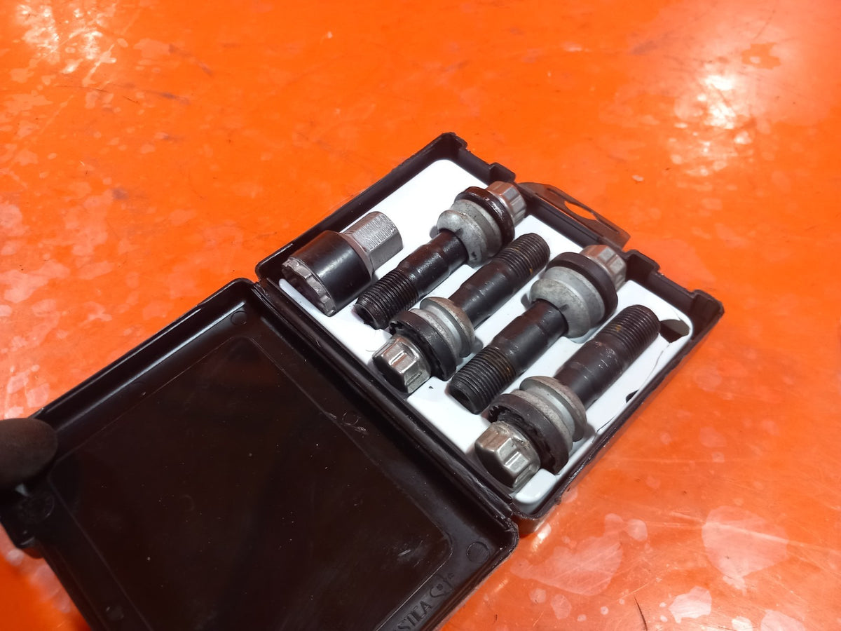 2025 Mercedes GLE W167 AMG Locking Wheel Nut Bolt w/ Key Set A0009909819 A397 - Image 5