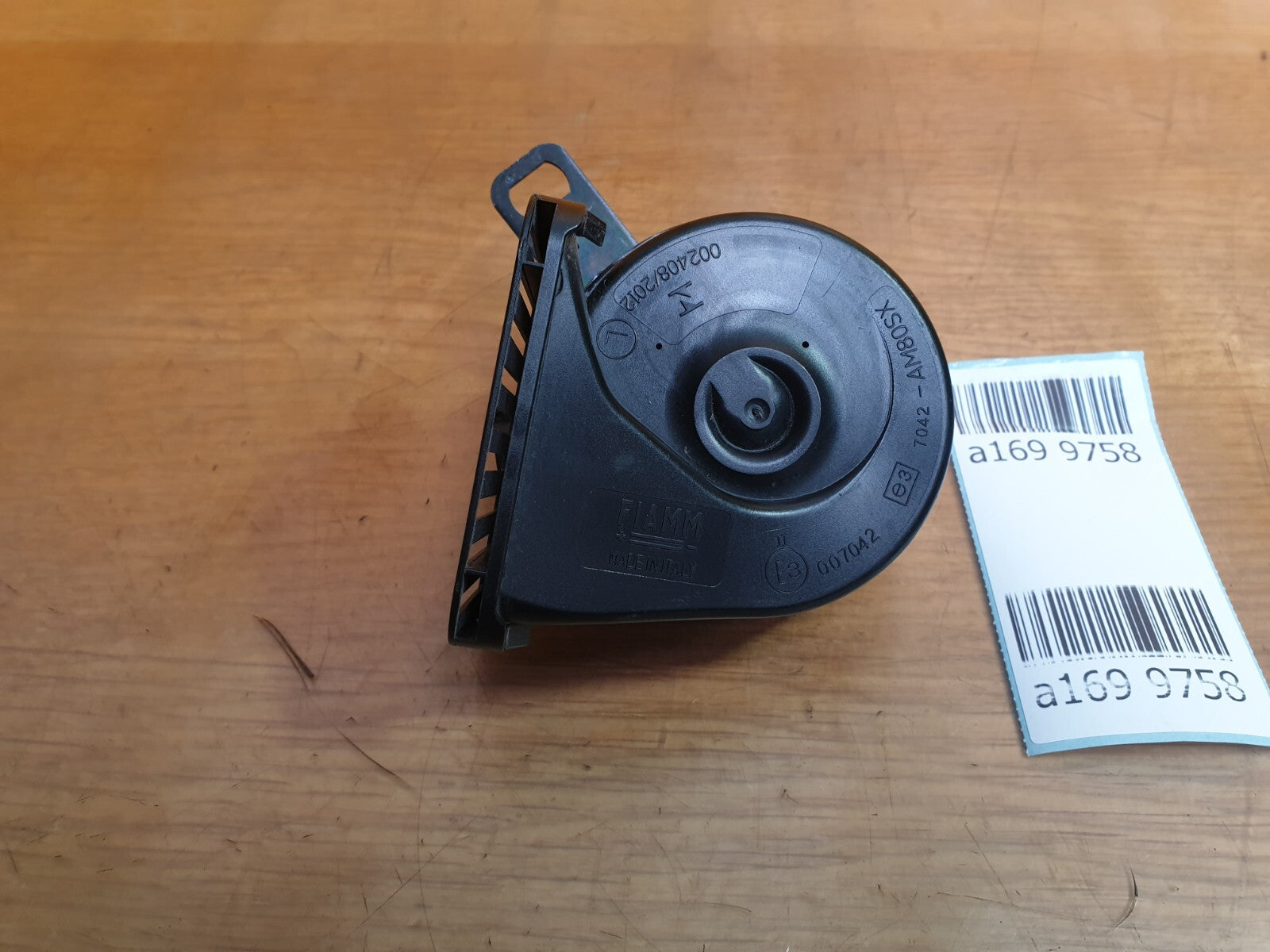 ebay-src:https://i.ebayimg.com/00/s/mtiwmfgxnjaw/z/p2saaoswiubmlq1q/$_57.jpg