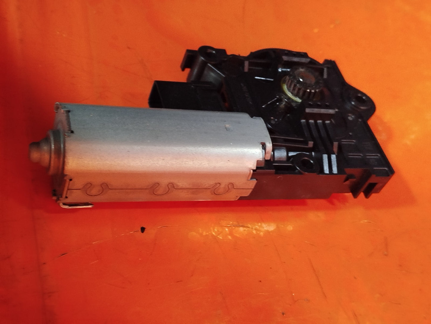 ebay-src:https://i.ebayimg.com/00/s/mtiwmfgxnjaw/z/d~saaeswaytpd3cp/$_57.jpg