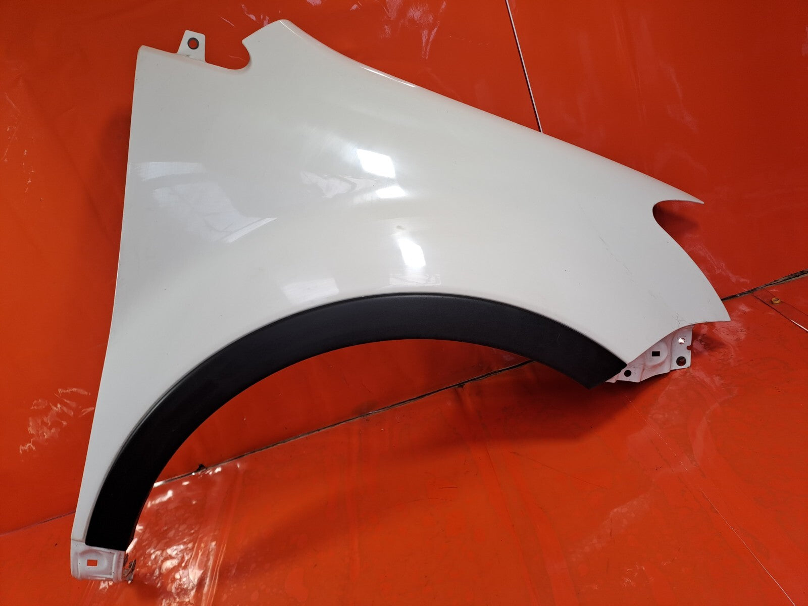 ✅SSANGYONG KORANDO 2.2 DIESEL 2016 FRONT RIGHT WING PANEL WHITE Warranty A022 - Image 1