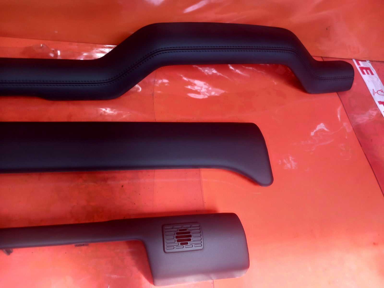 Land Rover Defender L663 3.0 Diesel 2025 Interior Trims L8B227407BC8PVJ Warranty - Image 12