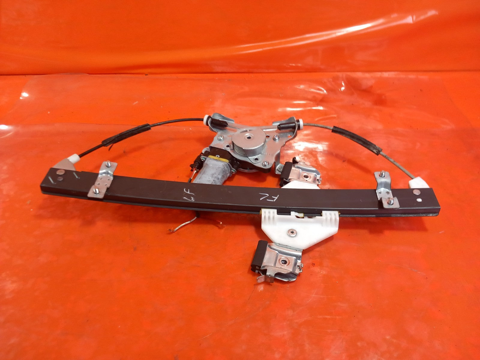 2018 Ssangyong Korando ELX Window Regulator Motor Front Left 98810-CZ010 A329 - Image 6