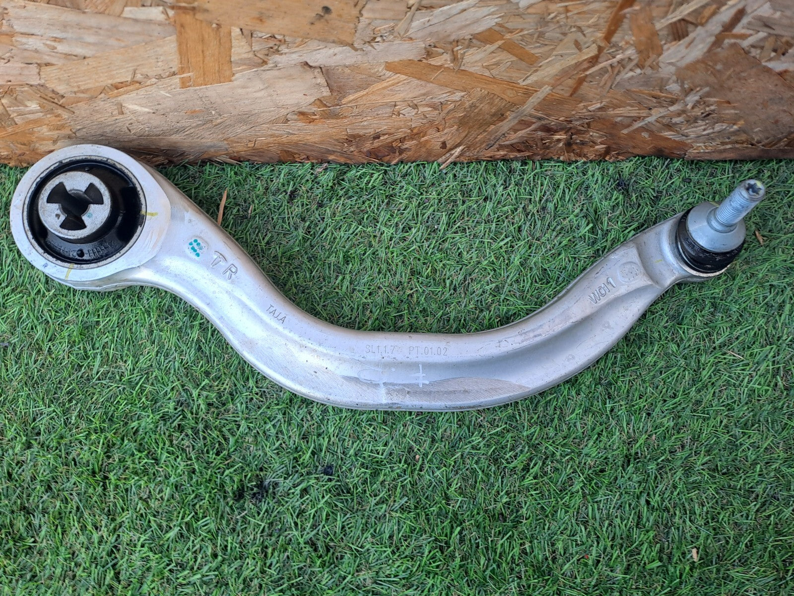 2024 TESLA MODEL 3 LONG FRONT RIGHT SUSPENSION CONTROL ARM 1344359-00-A A207 - Image 9