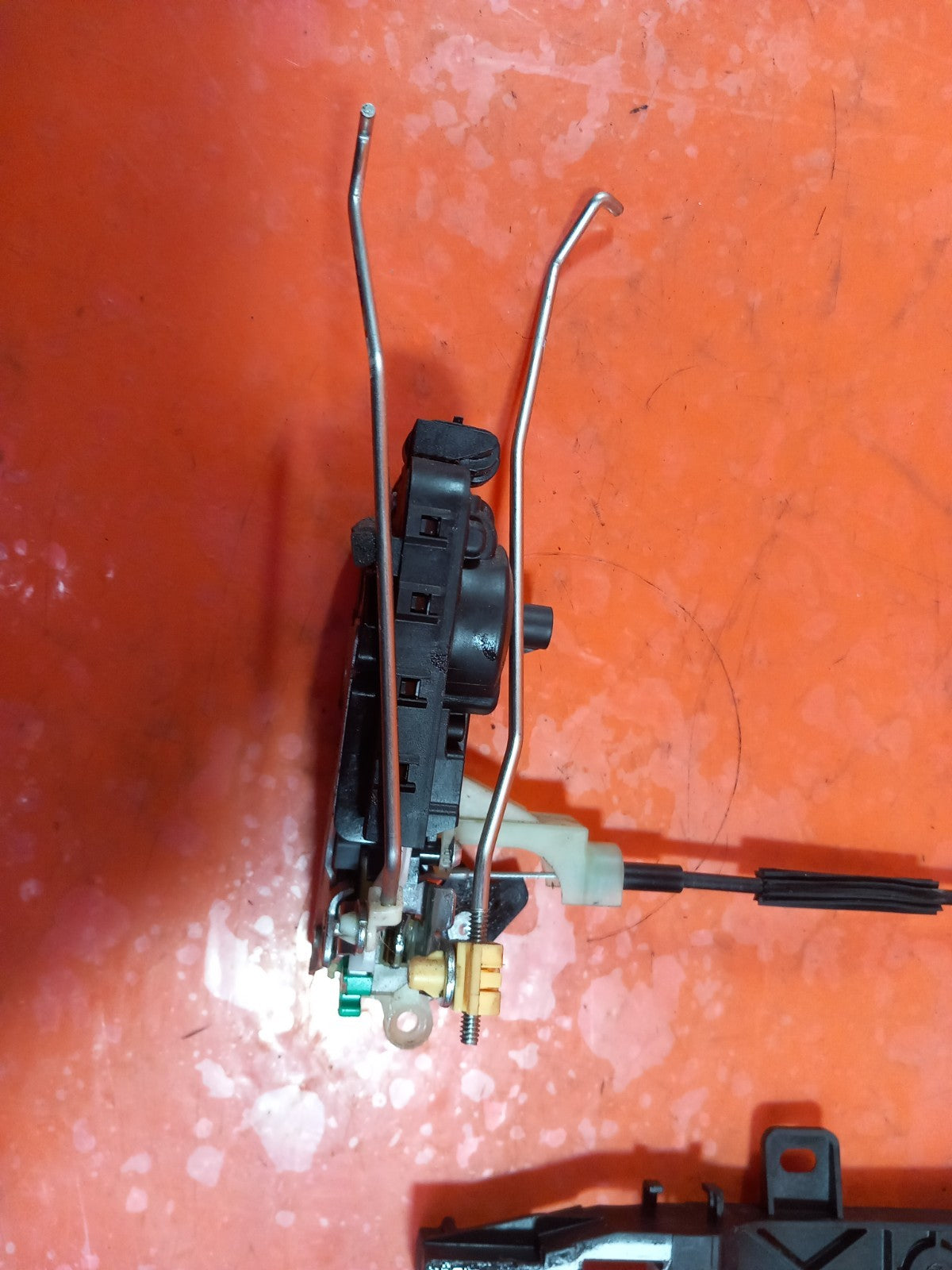 2023 Maxus Deliver 9 Front Right Door Lock Warranty A425 - Image 4