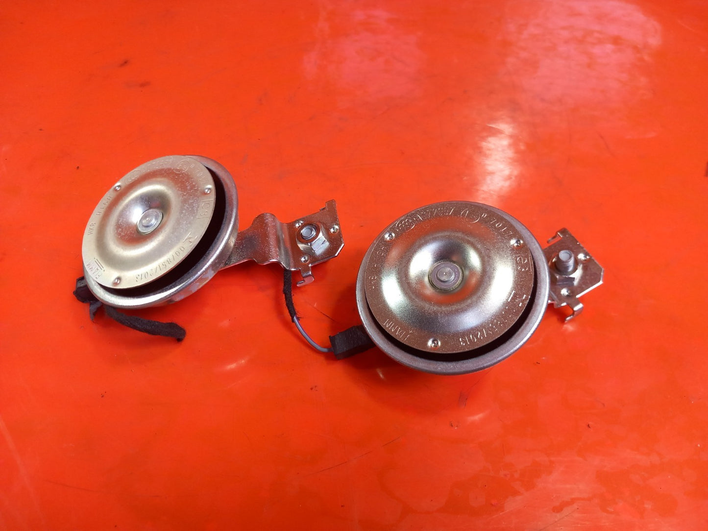 2015 Ford Tourneo Custom Horn Signal Pair BK2T-13832-AC Warranty A377 - Image 3