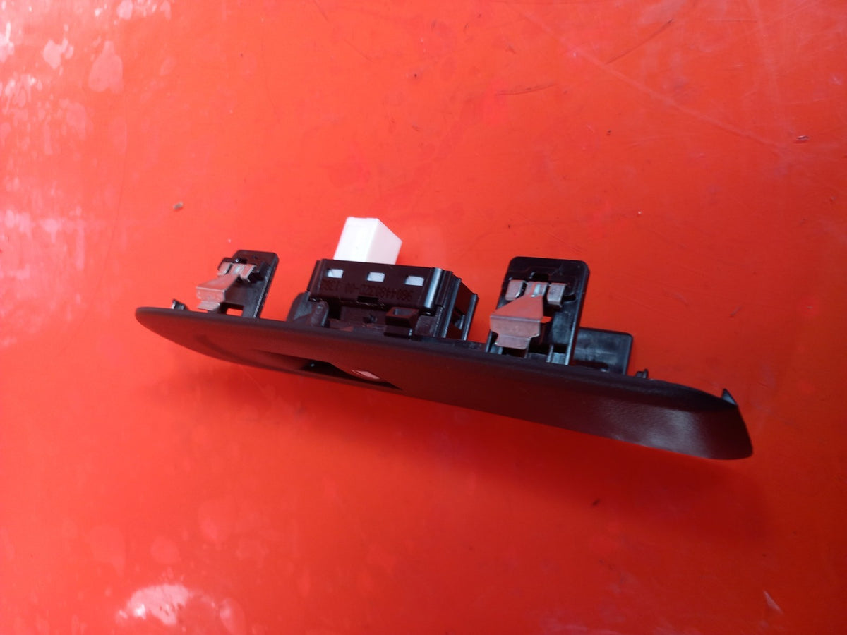 ebay-src:https://i.ebayimg.com/00/s/mtiwmfgxnjaw/z/pnuaaeswfrlqv1jn/$_57.jpg