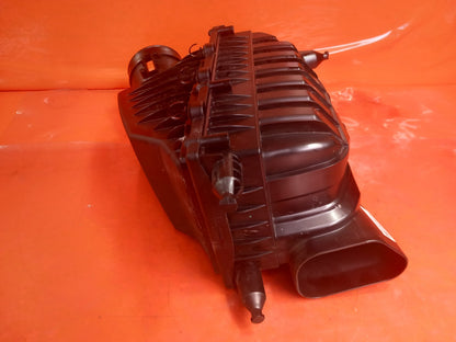 2025 Land Rover Defender L663 Air Filter Box M8B2-9H736-AA Warranty A396 - Image 9