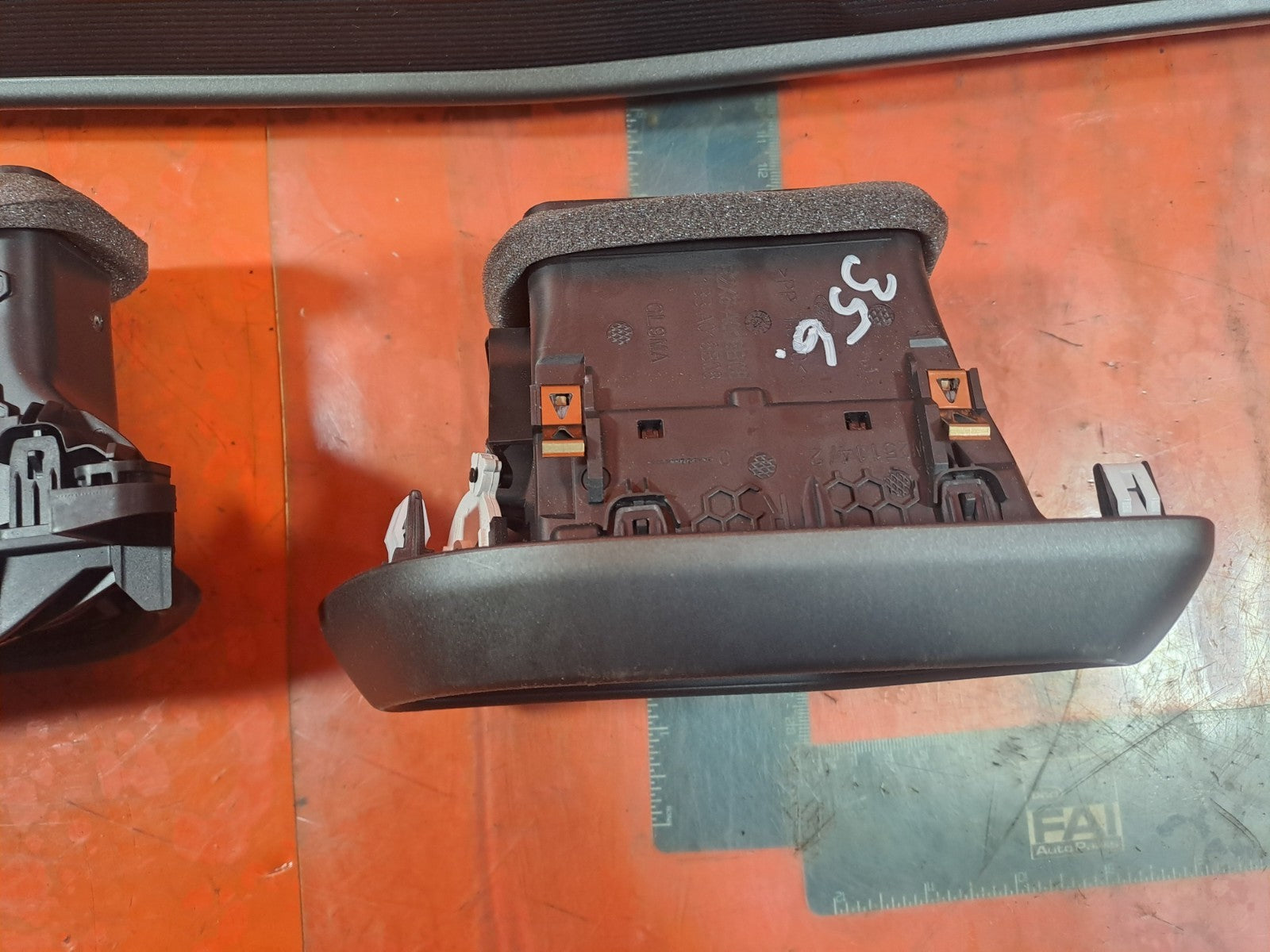 ✅FORD TRANSIT COURIER 1.5 DIESEL 2024 DASHBOARD AIR VENT SET R2X619K617 Warranty - Image 8
