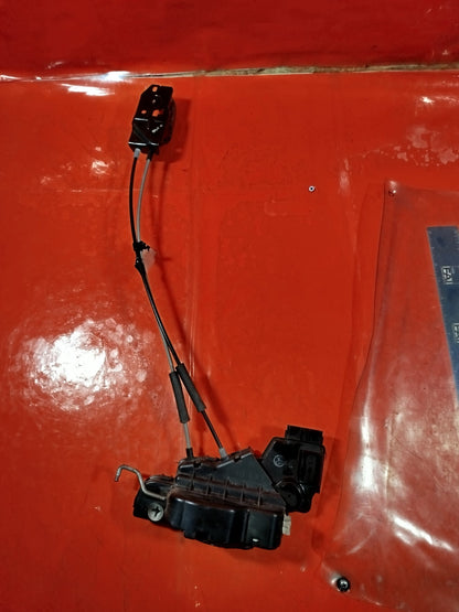 ✅2010 HYUNDAI I800 2.5D FRONT DOOR LOCK RIGHT + WARRANTY A325 - Image 1