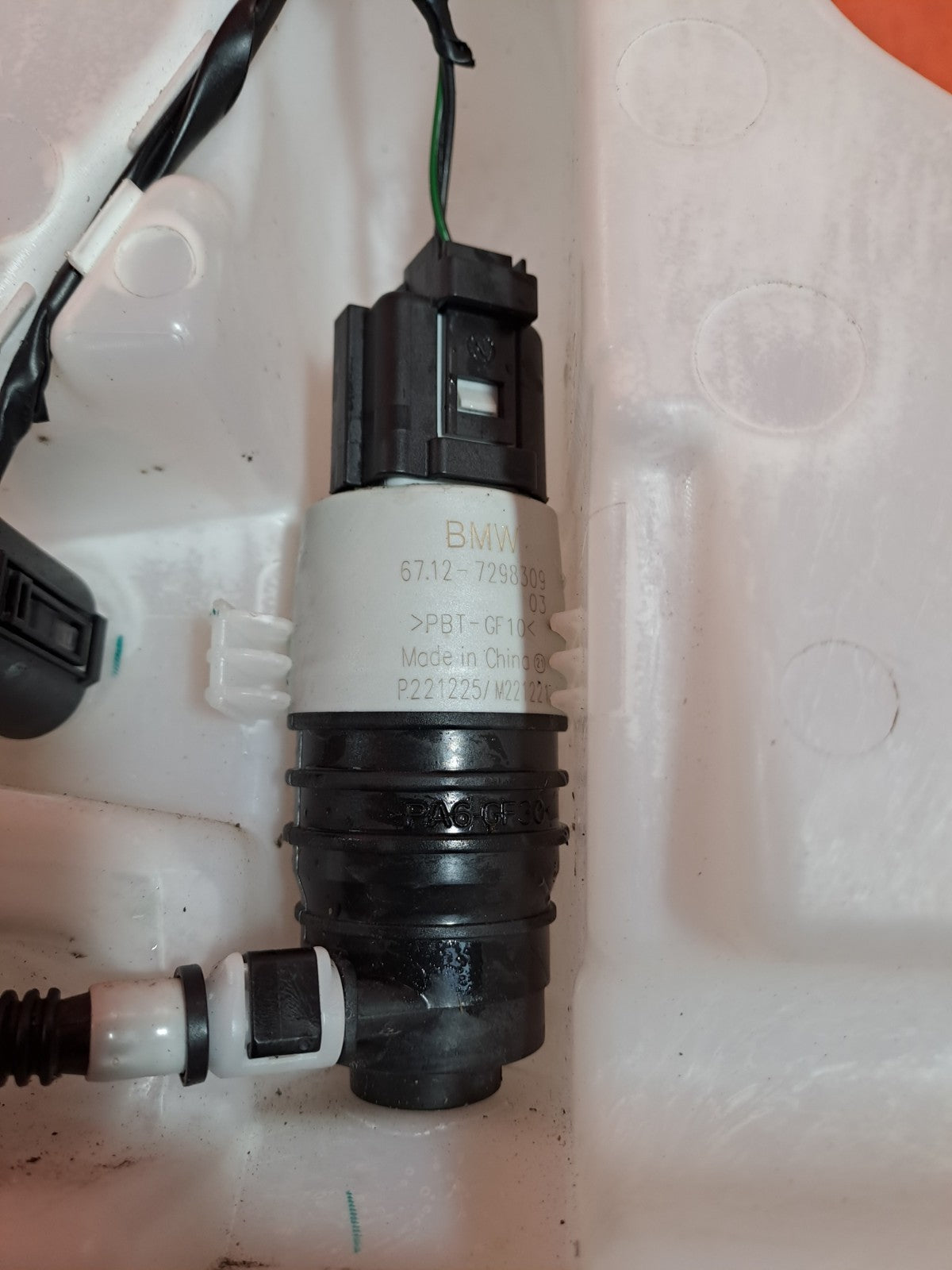 ✅BMW G20 330E 2.0 PETROL 2023 WINDSCREEN WASHER BOTTLE TANK 7427885 7427883 A340 - Image 8