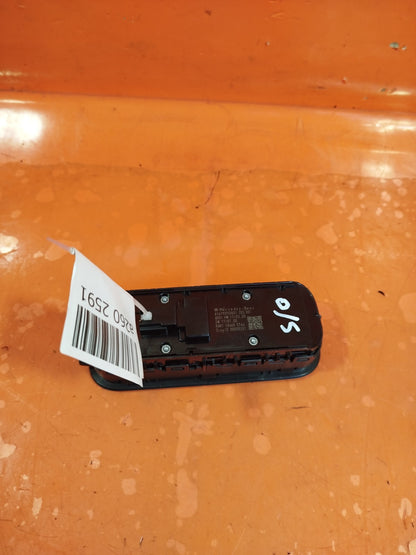 ✅2019 MERCEDES A CLASS W177 FRONT RIGHT WINDOW SWITCH A1679050001 +WARRANTY A260 - Image 7