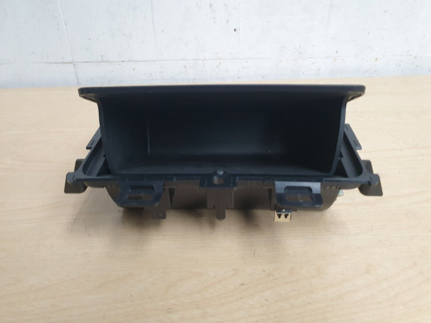 LAND ROVER DISCOVERY 5 L462 2018 GLOVE COMPARTMENT HY3267448 A046