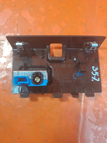✅BMW G20 320I M SPORT 2.0 PETROL 2021 CENTRE CONSOLE USB SOCKET PORT 7943067 - Image 9