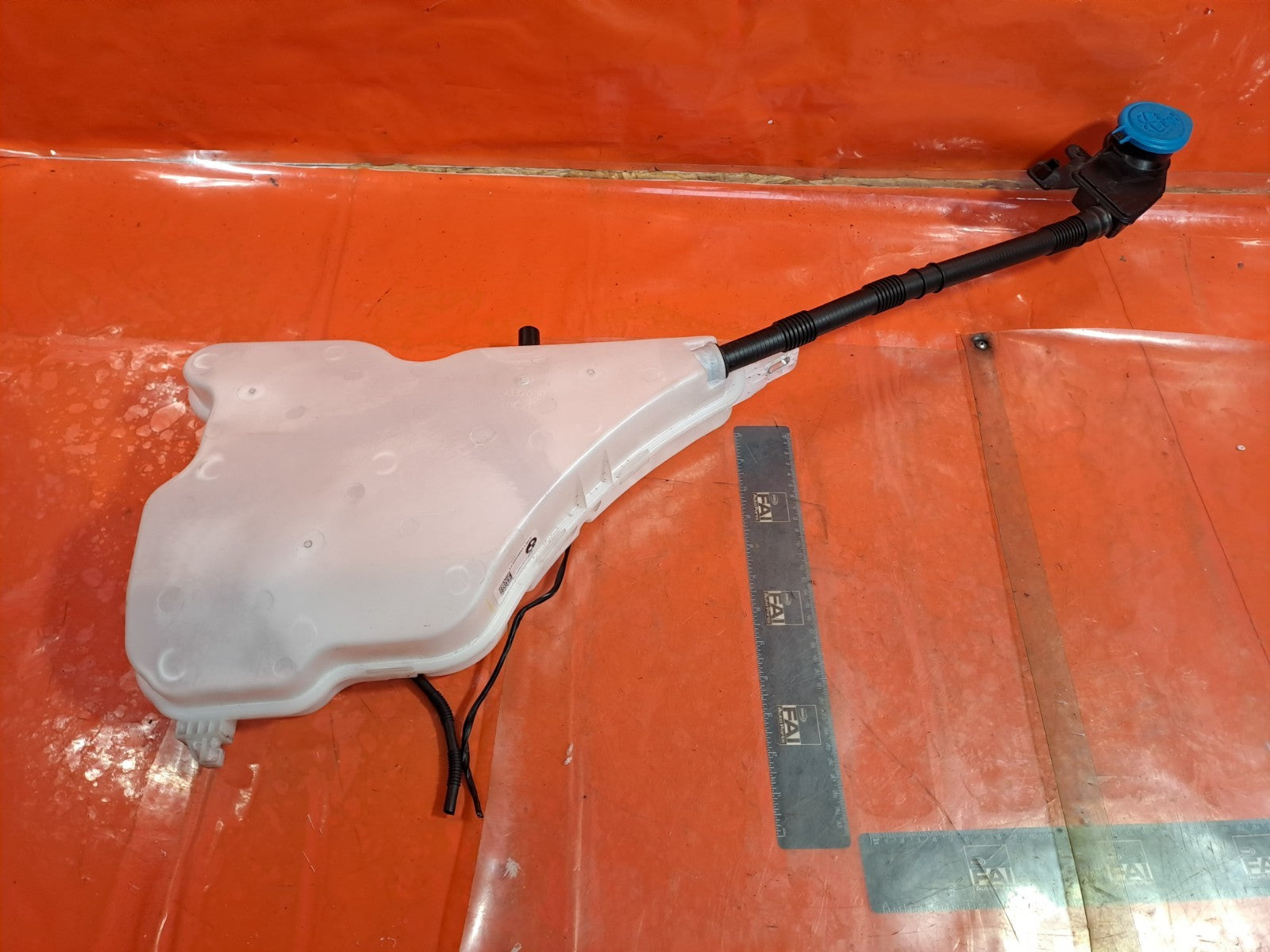 ✅BMW G20 330E 2.0 PETROL 2023 WINDSCREEN WASHER BOTTLE TANK 7427885 7427883 A340 - Image 1