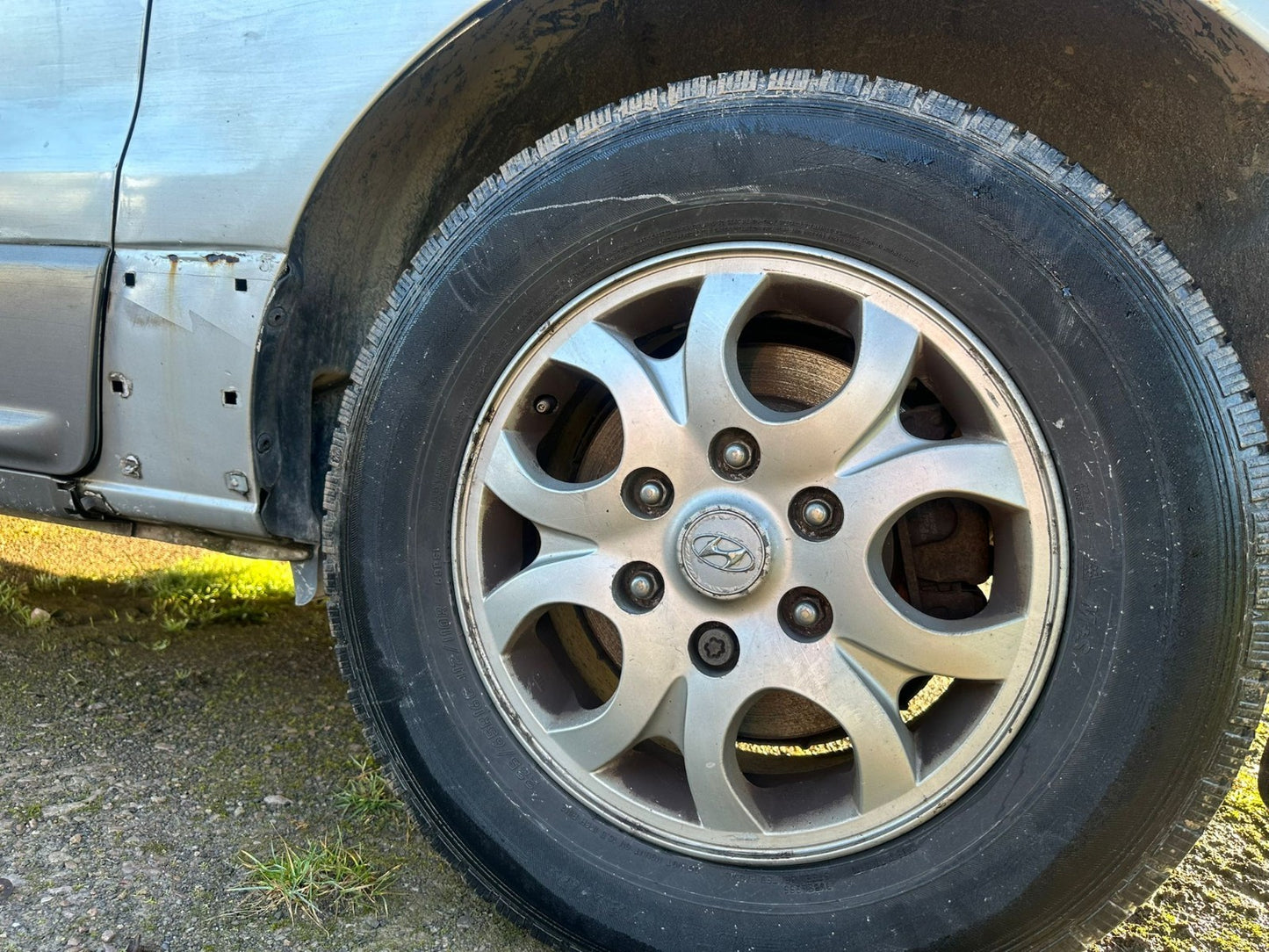 ✅2010 HYUNDAI I800 2.5D ALLOY WHEEL WITH TYRE 225/65 R16C + WARRANTY A325 - Image 3
