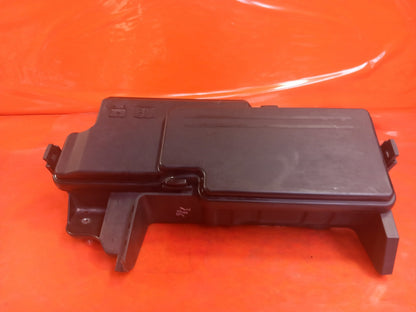 Land Rover Defender L663 3.0 Diesel 2025 Fuse Box Housing S8B214A076BA Warranty - Image 3