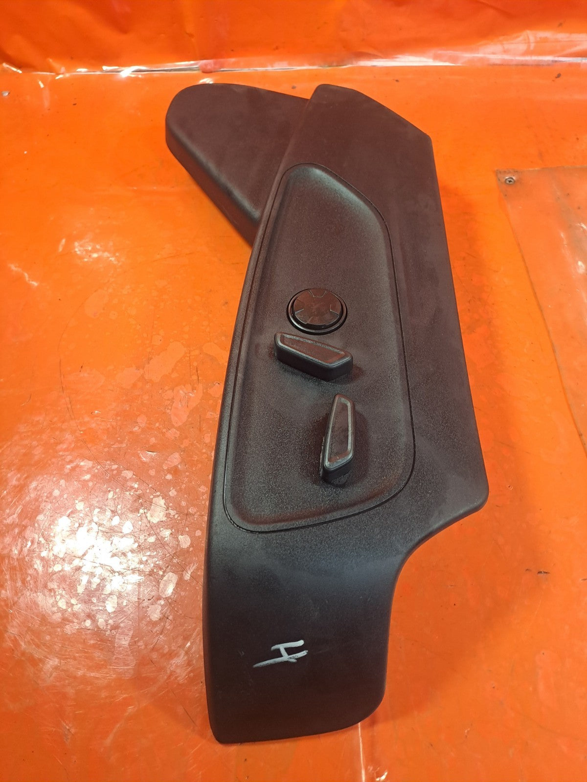 ✅FORD KUGA St-LINE 1.5 PETROL 2024 FRONT LEFT SEAT CONTROL SWITCH NX7T14B709AA - Image 3