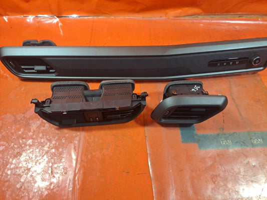 ✅FORD TRANSIT COURIER 1.5 DIESEL 2024 DASHBOARD AIR VENT SET R2X619K617 Warranty - Image 2