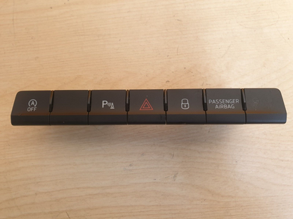 SKODA KAROQ 1.0 PETROL 2020 HAZARD LOCK SWITCH 565927132AK - Image 1