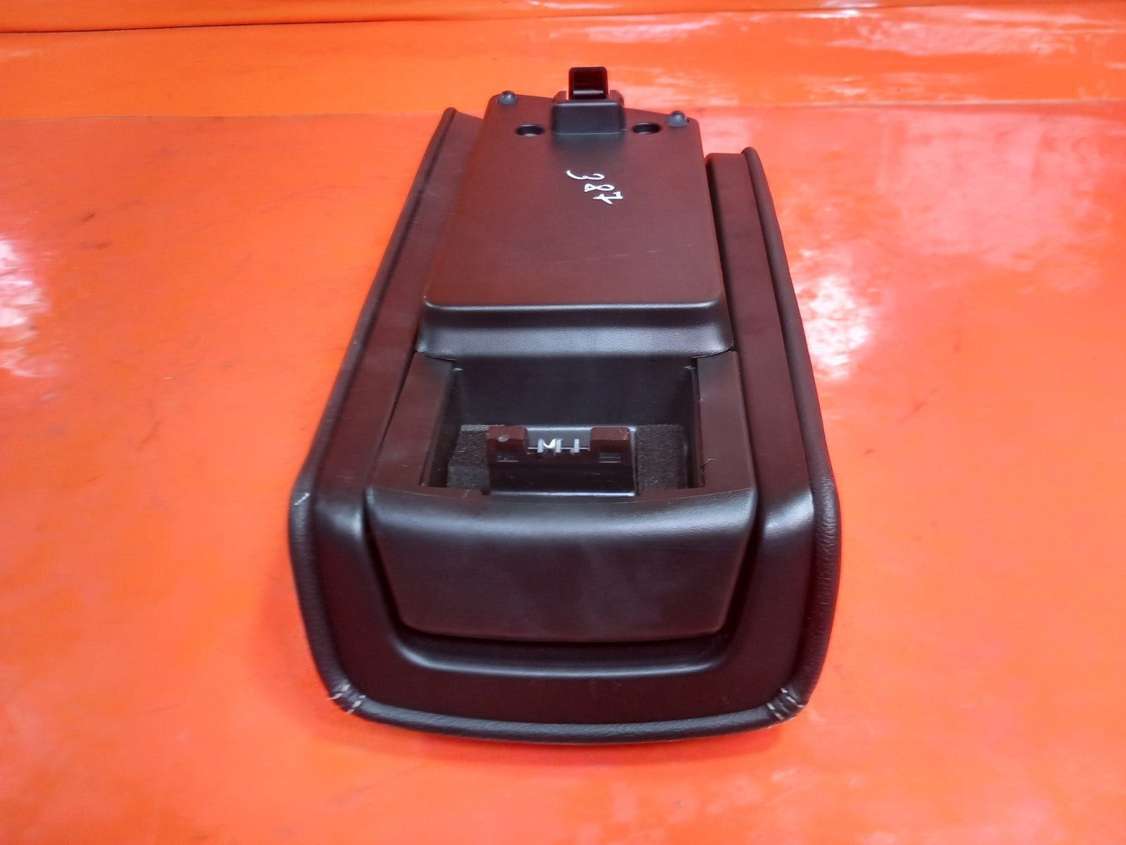 2019 Renault Megane MK4 Centre Console Armrest Warranty A387 - Image 10