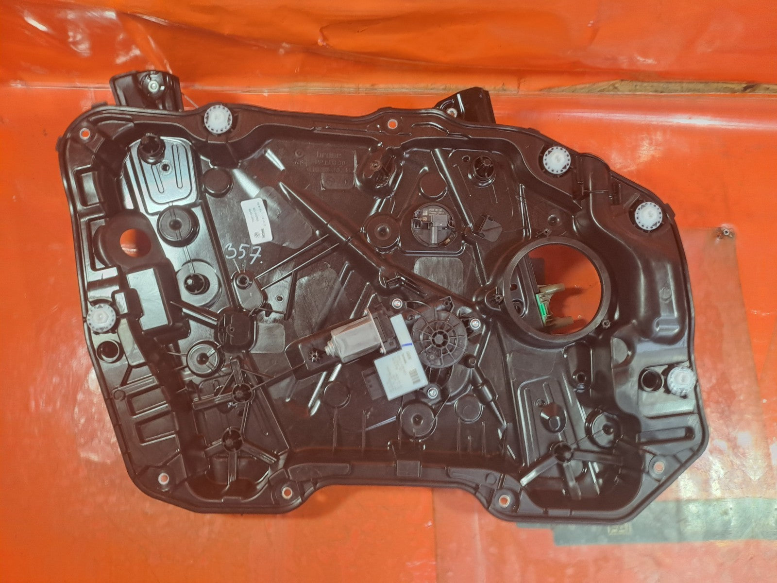 ebay-src:https://i.ebayimg.com/00/s/mtiwmfgxnjaw/z/kfsaaesw5jfpqjlo/$_57.jpg