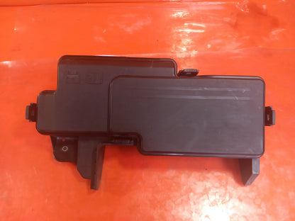 Land Rover Defender L663 3.0 Diesel 2025 Fuse Box Housing S8B214A076BA Warranty - Image 2
