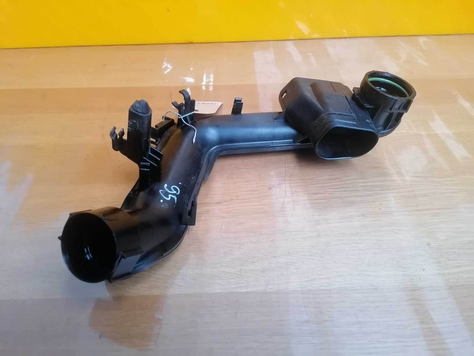 ✅SKODA FABIA MK3 1.0 PETROL 2018 AIR INTAKE PIPE 04C145673B Warranty A095 - Image 1