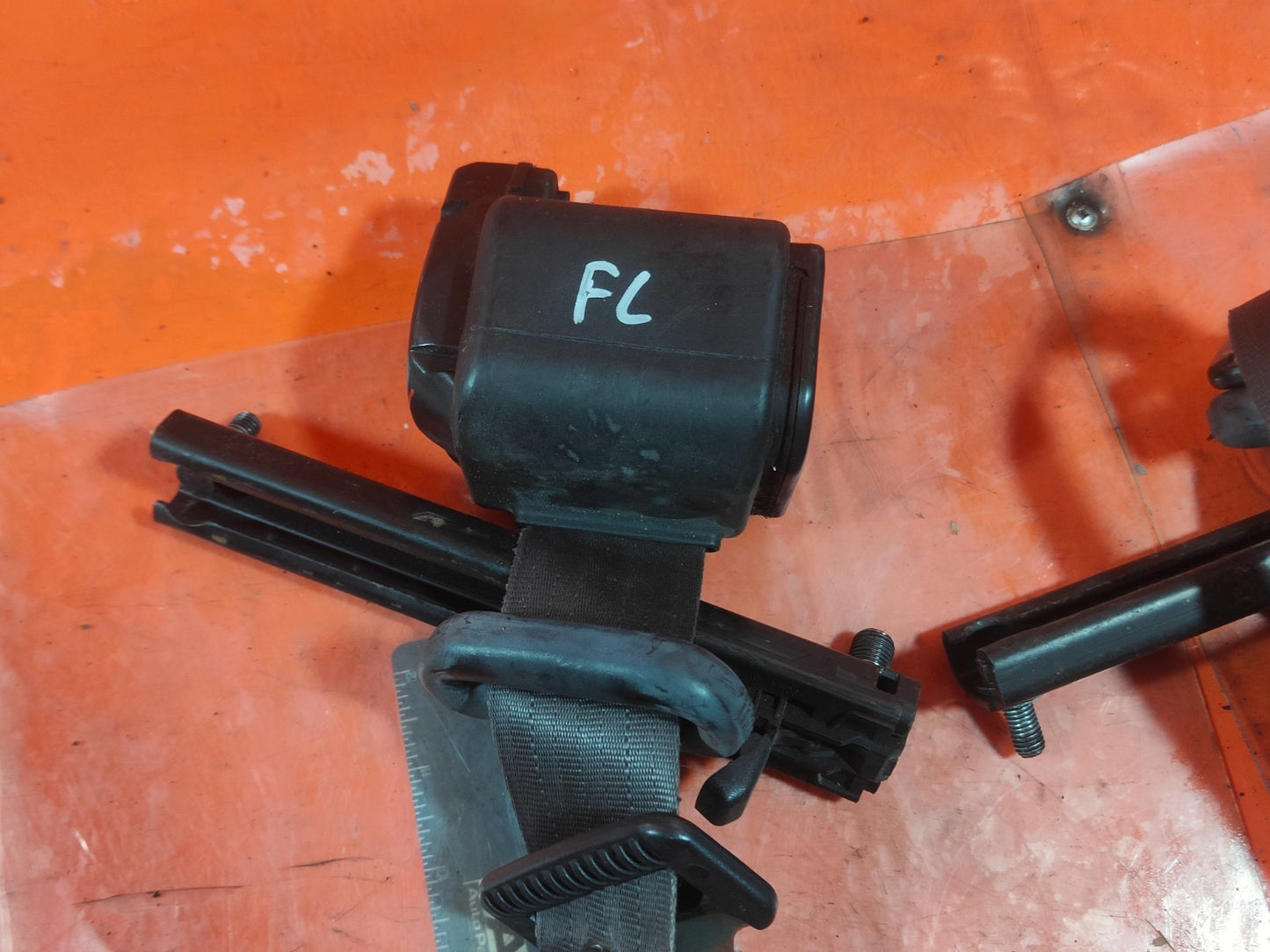 ✅2003 VOLVO FL FRONT SEAT BELTS PAIR 3953177 + WARRANTY A324 - Image 10