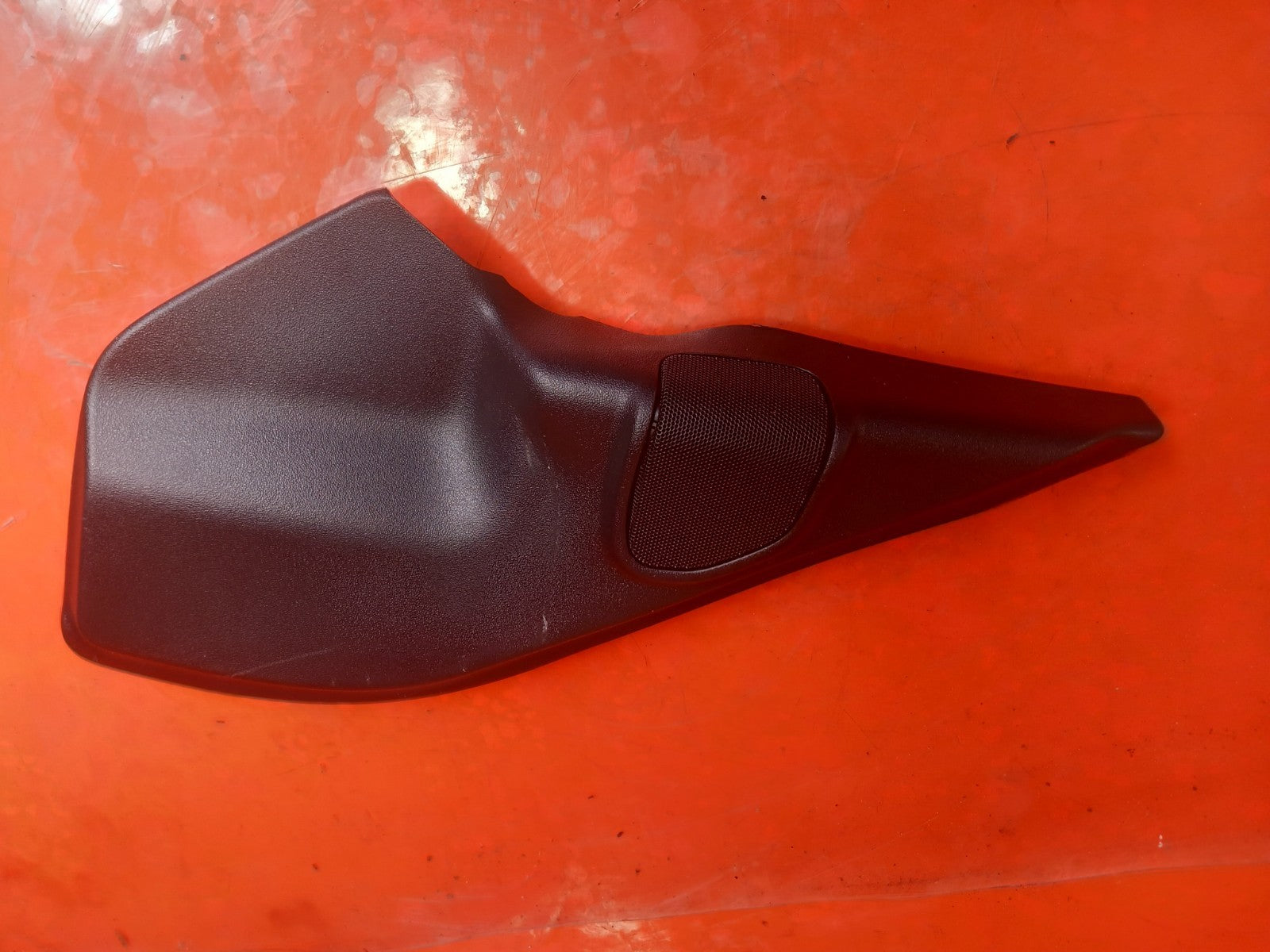 Land Rover Defender L663 3.0 Diesel 2025 Left Side Door Tweeter Cover L8B223917A - Image 2