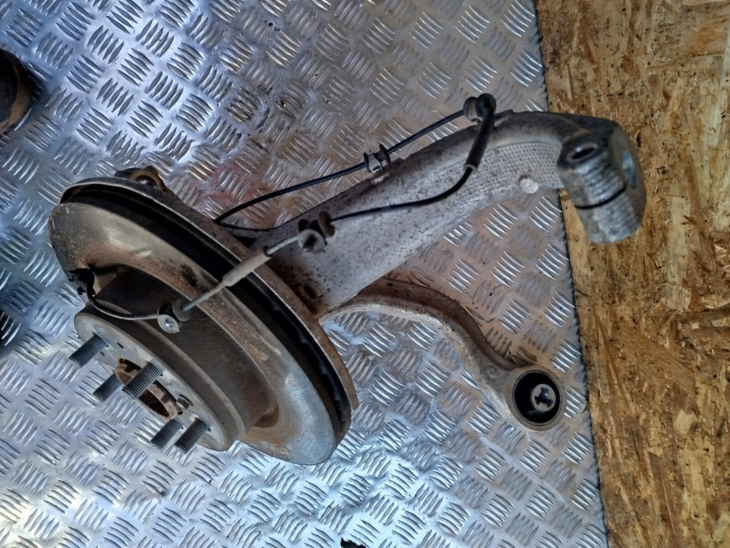 ✅2020 TESLA MODEL 3 FRONT LEFT WHEEL HUB 1044311-00-E + WARRANTY A266 - Image 5
