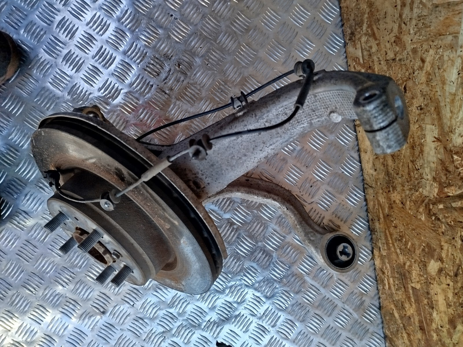 ✅2020 TESLA MODEL 3 FRONT LEFT WHEEL HUB 1044311-00-E + WARRANTY A266 - Image 5