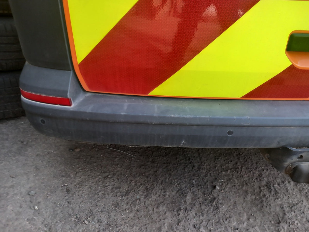 VW Transporter St-Line 2.0 Diesel 2023 Rear Bumper Warranty A416 - Image 2