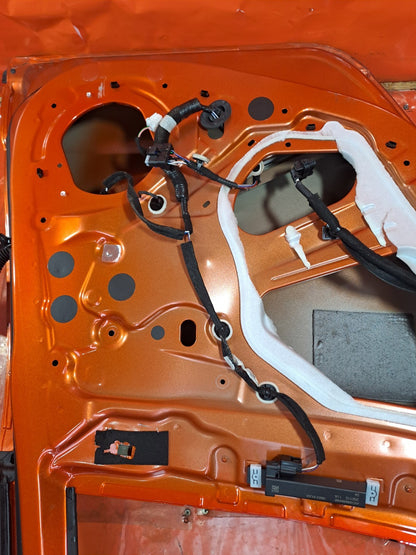 ✅RENAULT CLIO E-TECH 1.6 PETROL 2025 REAR LEFT DOOR BARE ORANGE Warranty A331 - Image 12
