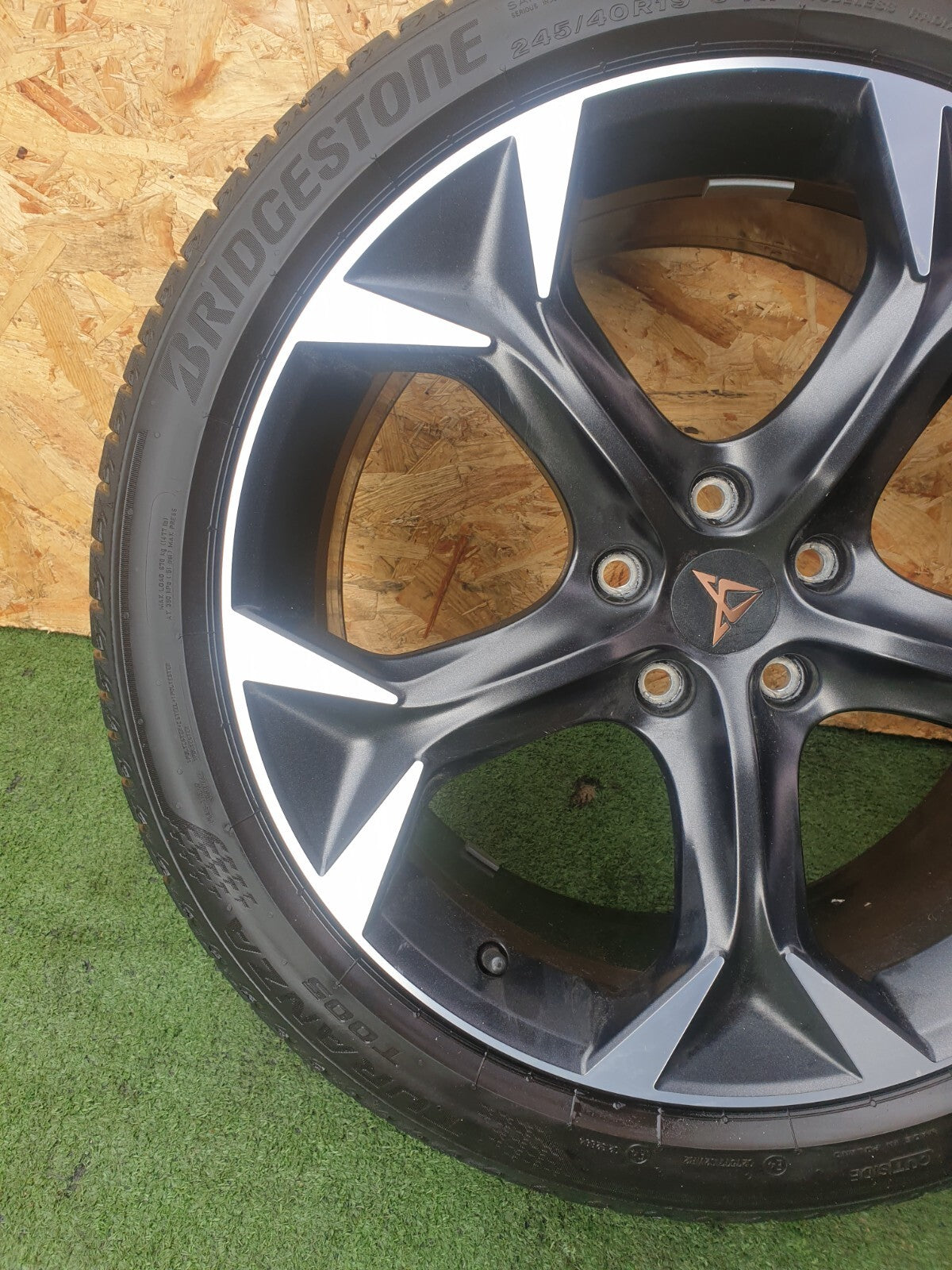 2023 CUPRA FORMENTOR 1.4P HYBRID ALLOY WHEEL & TYRE 245/40 R19 + WARRANTY A173 - Image 4
