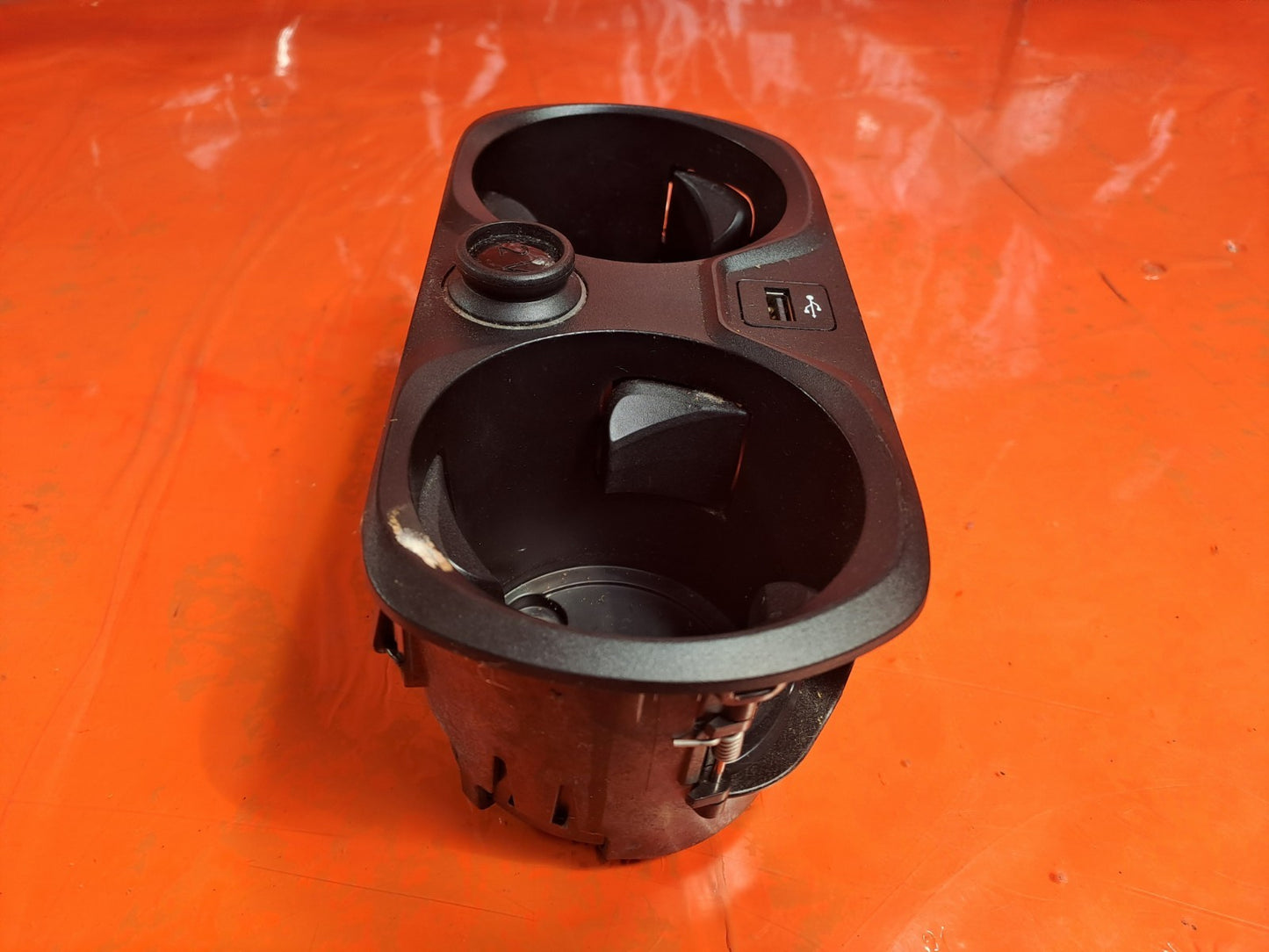 ✅BMW G20 318D M Sport 2.0 Diesel 2021 Centre Console Cup Holder 6806798 83323001 - Image 4