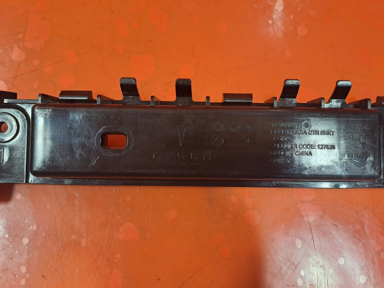 2024 TESLA MODEL 3 LONG Rear Bumper Center Support Bracket 1757096-00-D A207 - Image 6