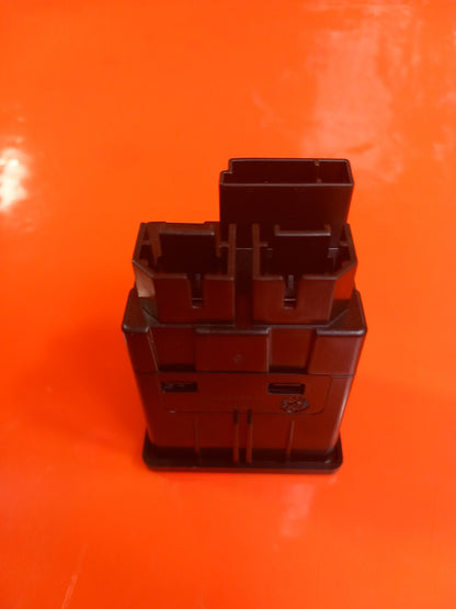 Ford Transit Custom 2.0 Diesel 2021 USB Socket Connector JK2T14F014AB Warranty - Image 9