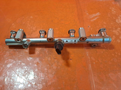 ✅MERCEDES CLA 180 AMG LINE 1.3 PETROL 2021 282.914 FUEL INJECTOR RAIL Warranty - Image 1