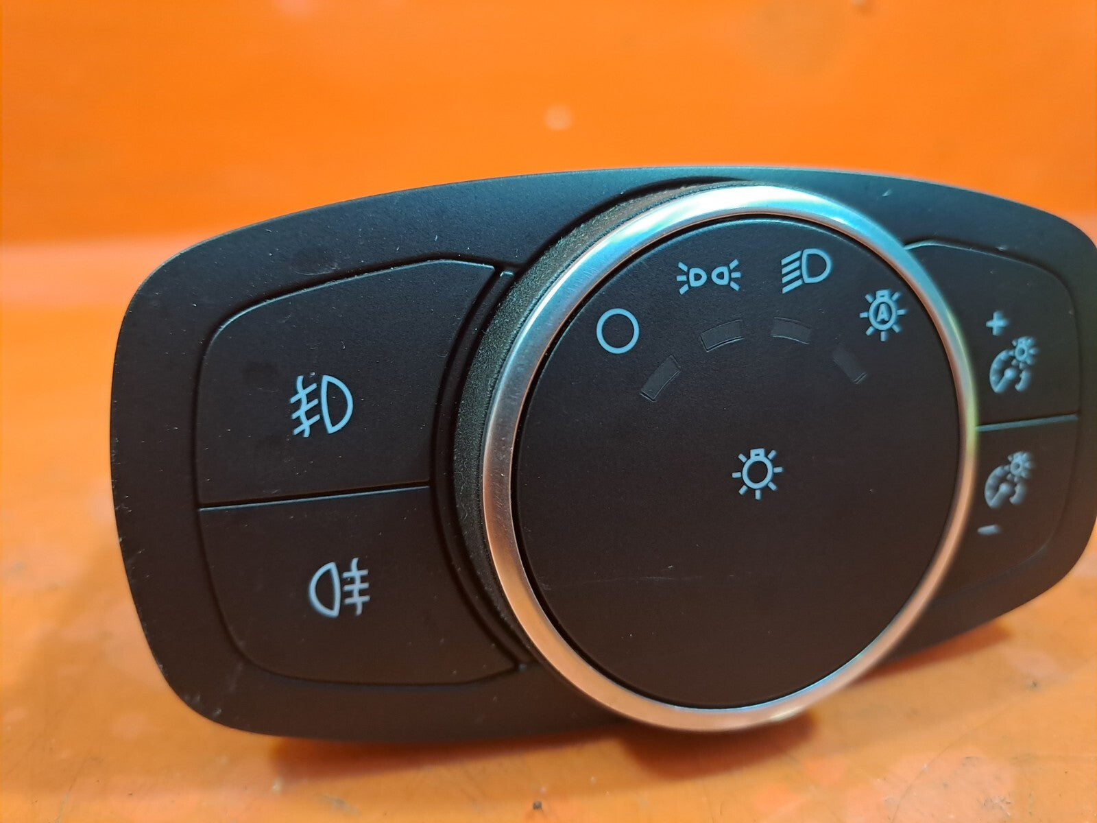 ebay-src:https://i.ebayimg.com/00/s/mtiwmfgxnjaw/z/v-aaaoswv7vnyzh4/$_57.jpg