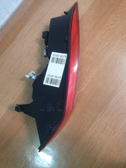 ✅2017 JAGUAR F-PACE X761 3.0P REAR RIGHT OUTER TAIL LIGHT HK83-13404-AE A196 - Image 2