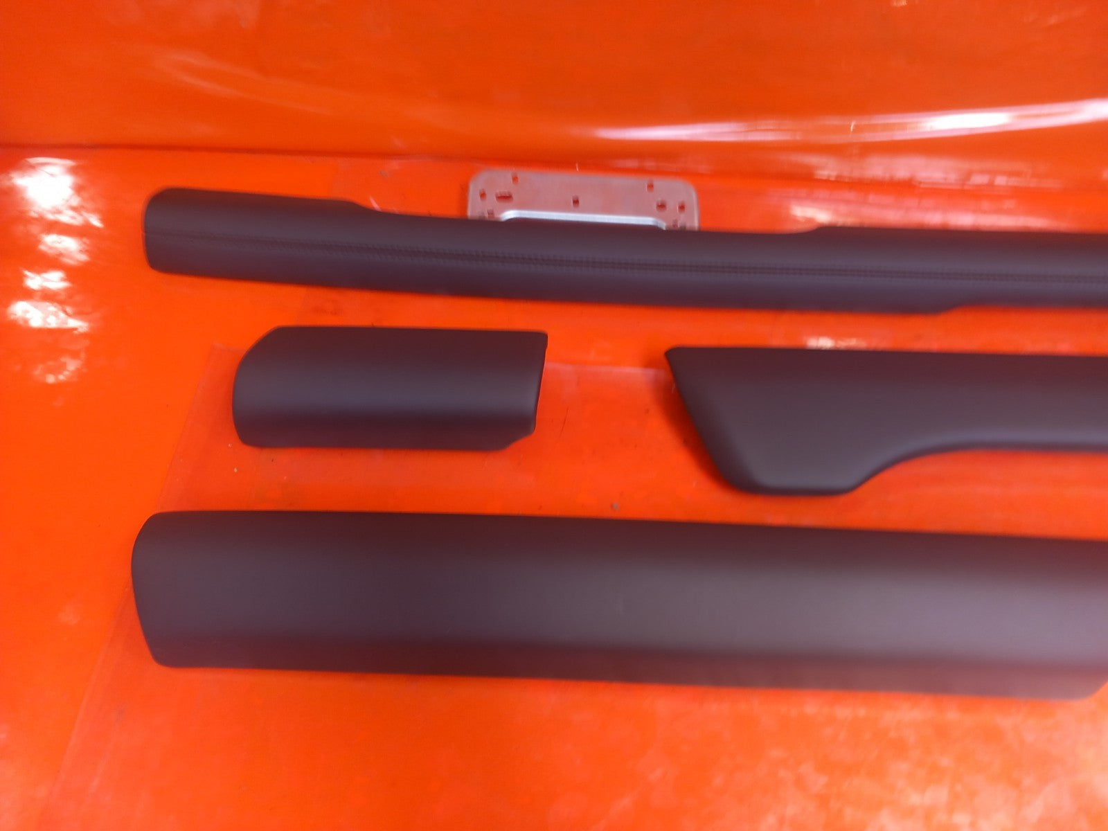 Land Rover Defender L663 3.0 Diesel 2025 Interior Trims L8B227407BC8PVJ Warranty - Image 3