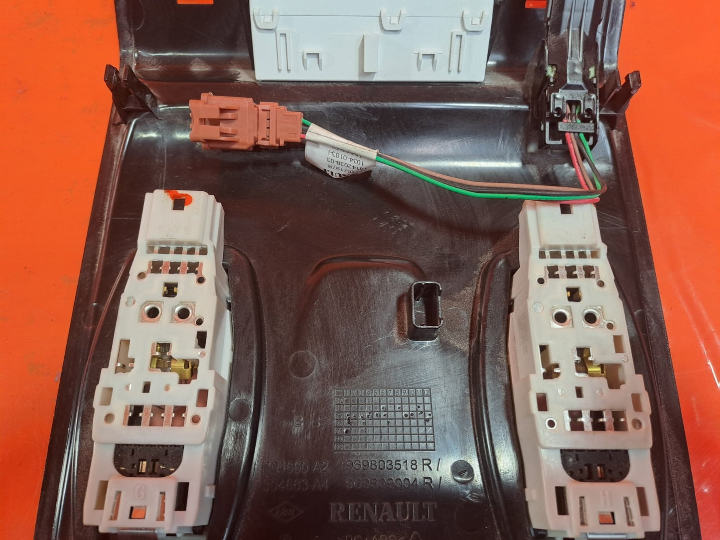 ✅2021 Renault Captur MK2 Iconic Front Roof Interior Light 969809004R A385 - Image 9