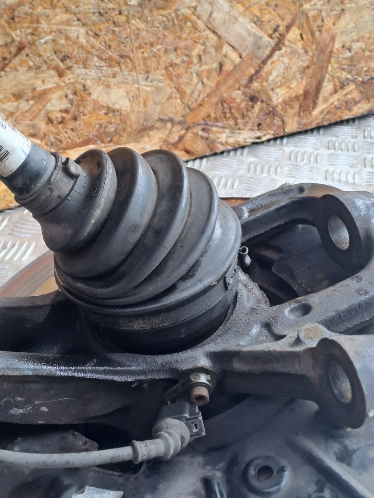 ✅Porsche Cayenne V6 2010 3.6 Petrol FRONT LEFT SUSPENSION LEG HUB 7L0407257A - Image 7