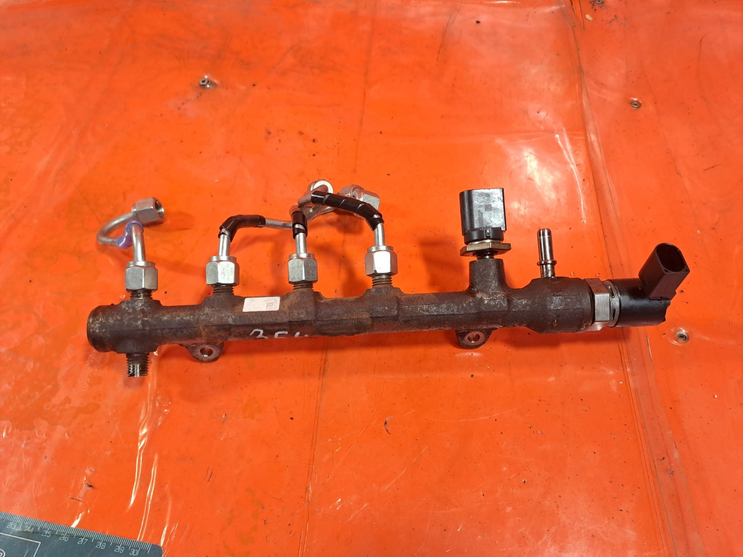 ✅2019 Ford Focus MK4 ST-Line Fuel Injector Rail HG9Q-9D280-AA + Warranty A354 - Image 8