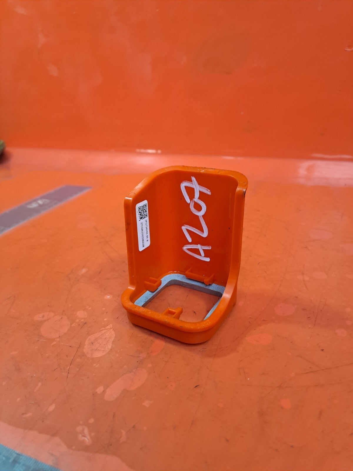 TESLA MODEL 3 LONG 2024 A/C COMPRESSOR CONNECTION WIRING COVER 1734193-00-A A207 - Image 1