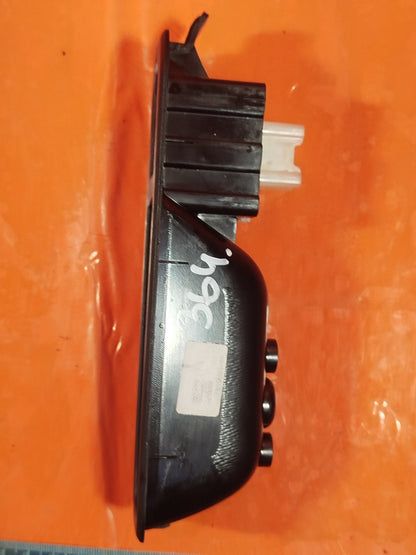 ✅2024 DACIA DUSTER JOURNEY REAR RIGHT WINDOW CONTROL TRIM 829606755R A364 - Image 6