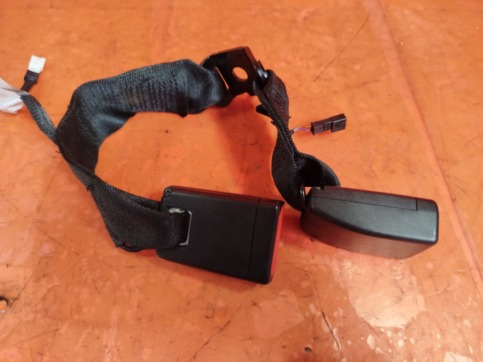 ✅2015 BMW 1 SERIES F21 REAR SEAT BELT BUCKLE SET 7266352 7355471 + WARRANTY A298 - Image 3