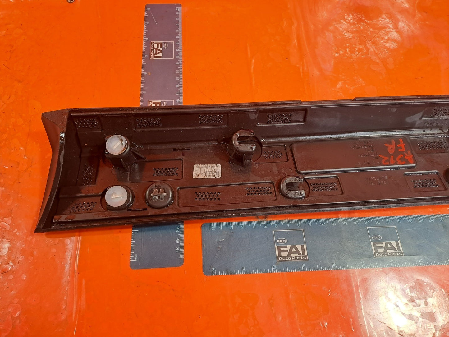 ✅2023 Polestar 2 Long Range Front Right Door Lower Molding 31672656 A312 - Image 6