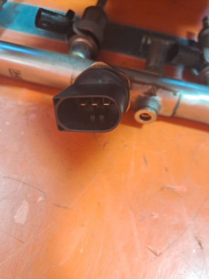 ✅AUDI A5 1.8 PETROL 2012 FUEL RAIL WITH INJECTORS 06K133317C Warranty A222 - Image 11