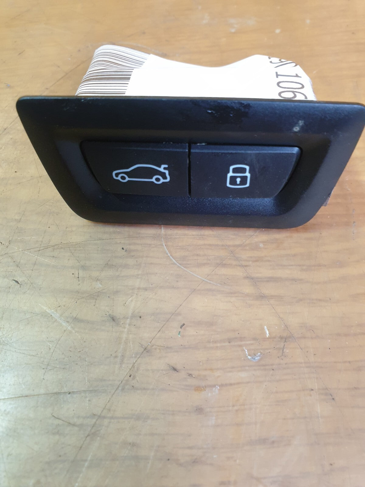✅BMW I4 G26 E-DRIVE 40M SPORT 2023 BOOT LID TAILGATE RELEASE SWITCH BUTTON A190 - Image 2